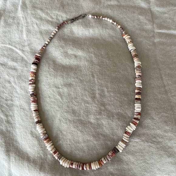 Set of three short shell necklaces. - Picture 2 of 5